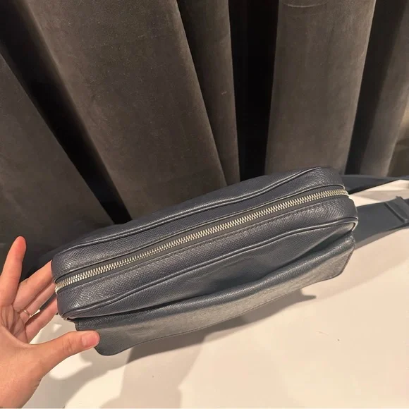 Louis Vuitton Alex Messenger PM Tiaga Leather - Picture 4 of 12